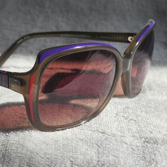BCBGMAXAZRIA Glow Sunglasses With Purple And Red Detail On Frames - Picture 2 of 10
